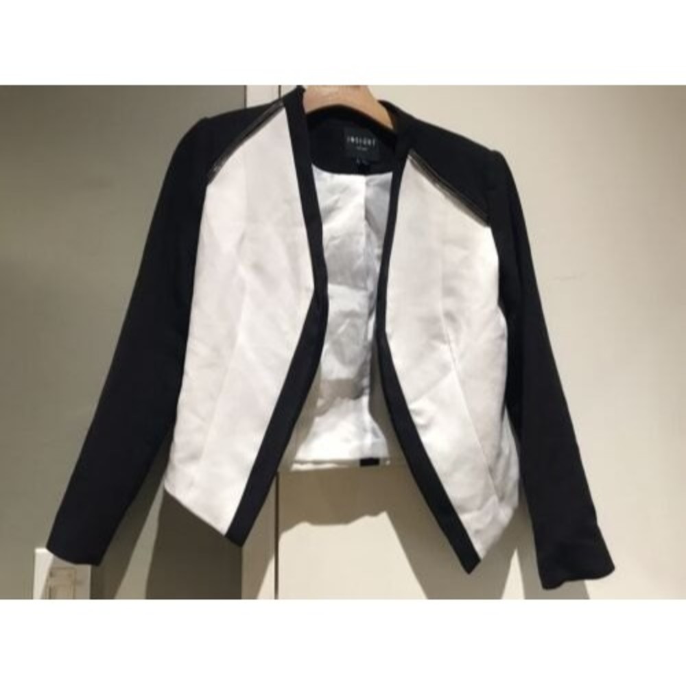 EUC I-n-s-i-g-h-t New York black/white zipper rock punky jacket fully lined sz 2